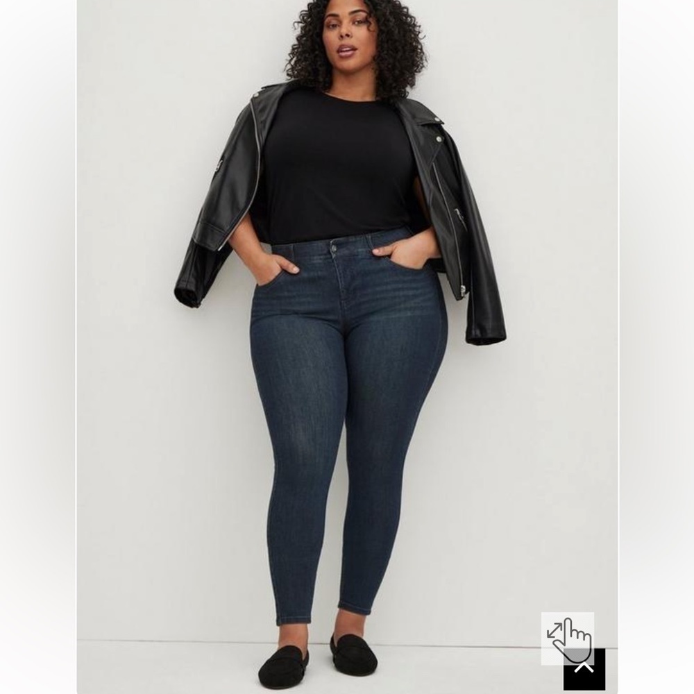 Torrid Bombshell Skinny Premium Stretch High Rise Jeans in Clean Dark